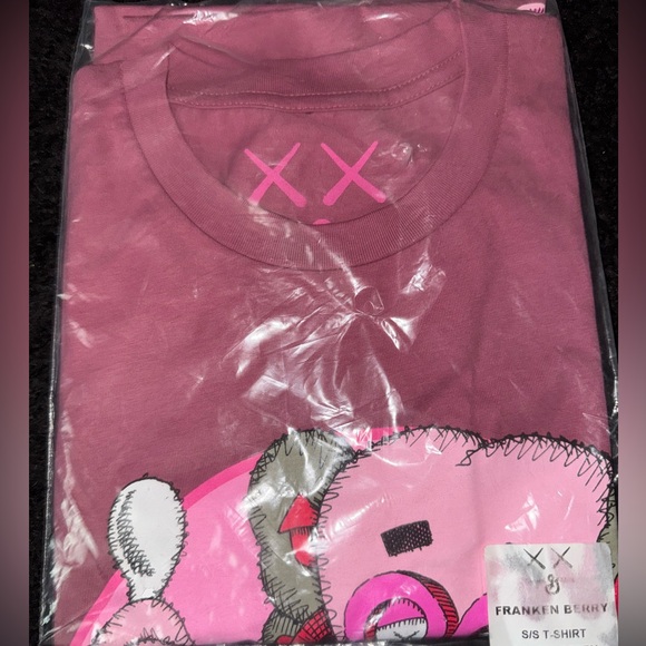 New KAWS x Monsters Franken Berry short sleeve tee. Size large - Picture 2 of 4